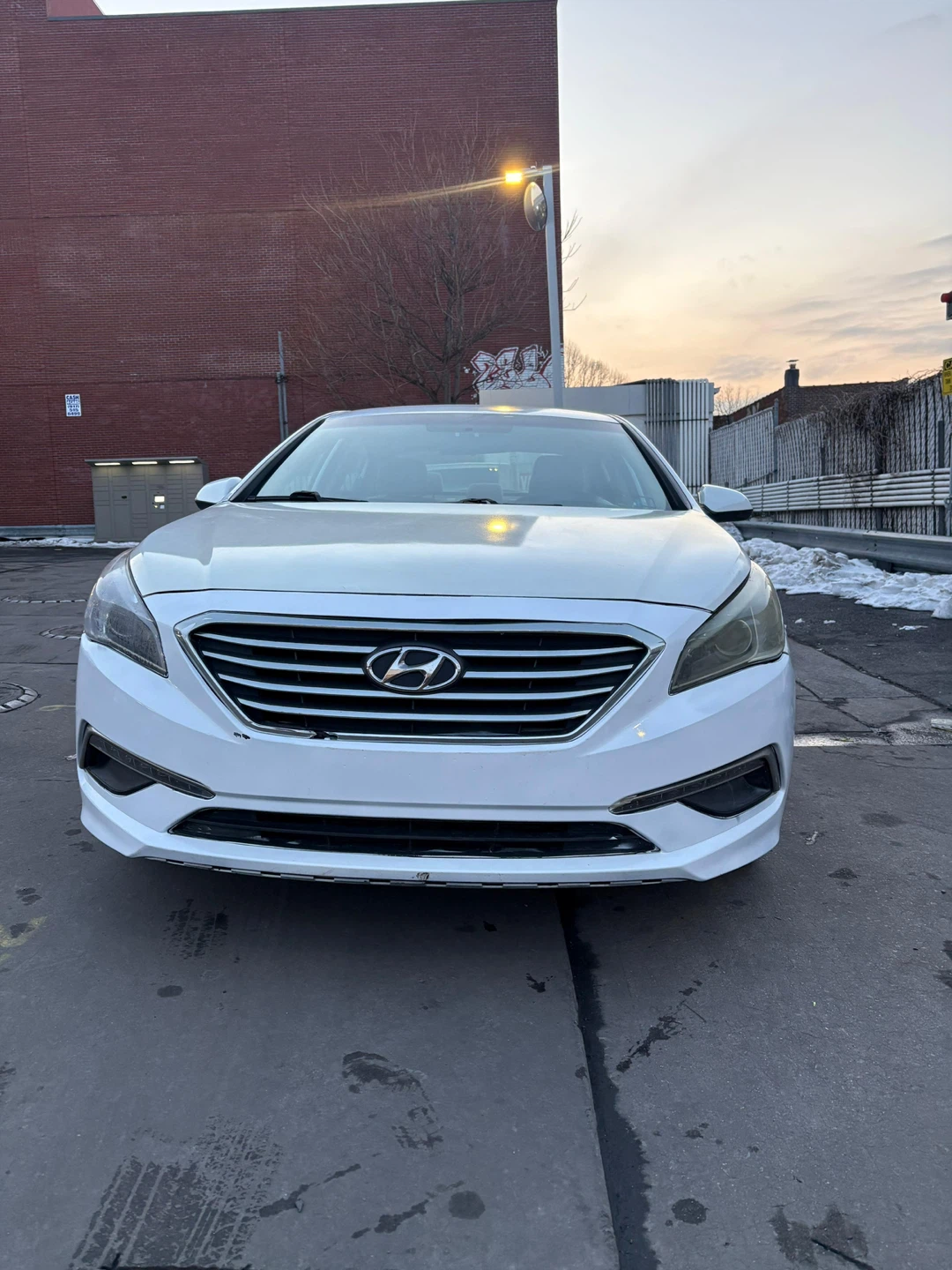White Hyundai Sonata - photo 4