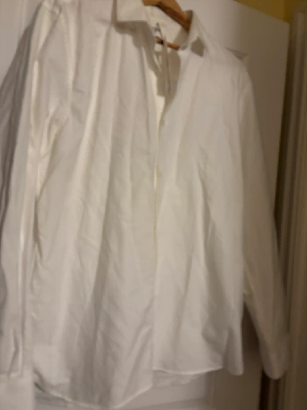 New with tags October White Button-Up Dress Shirt, size 44 - photo 4