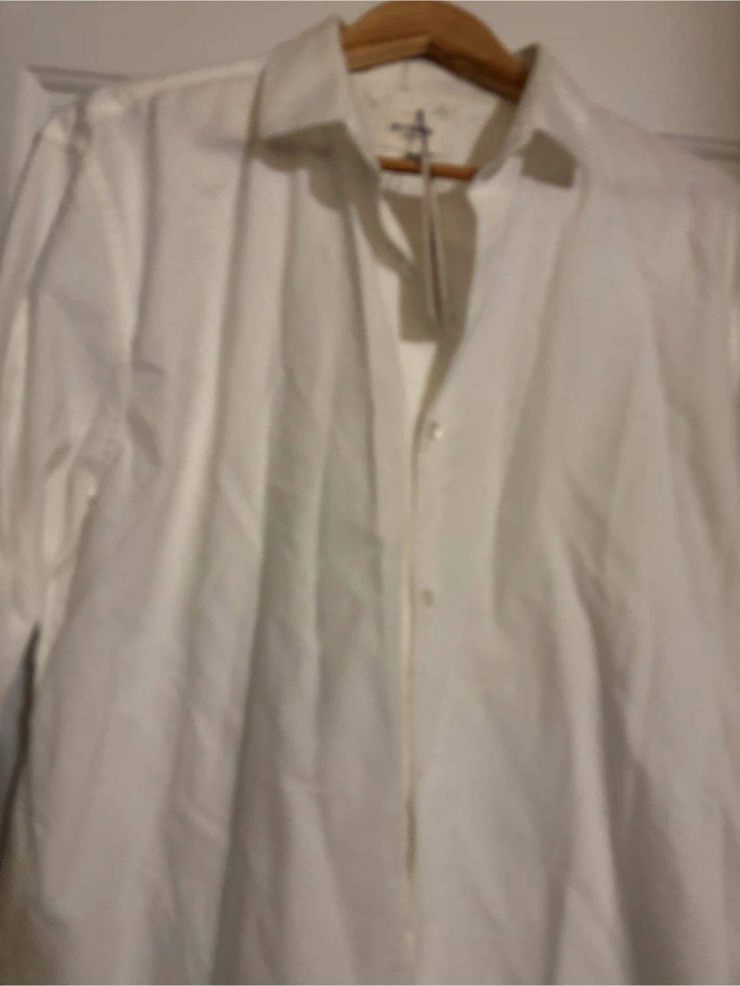 New with tags October White Button-Up Dress Shirt, size 44 - photo 5