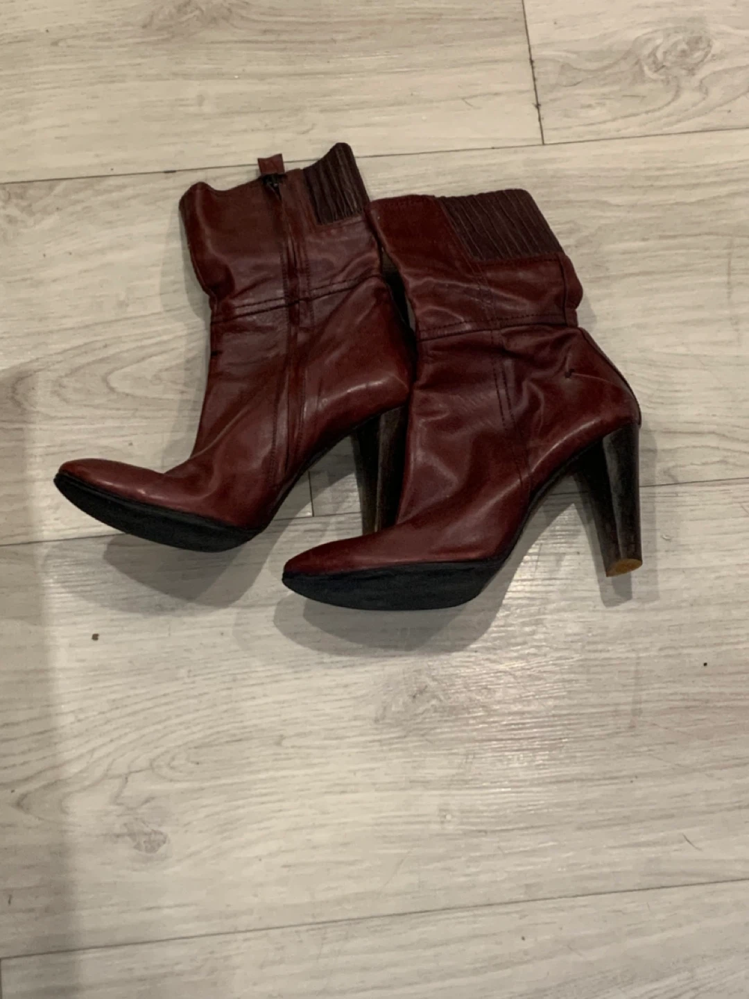 MORE SHOES - photo 3