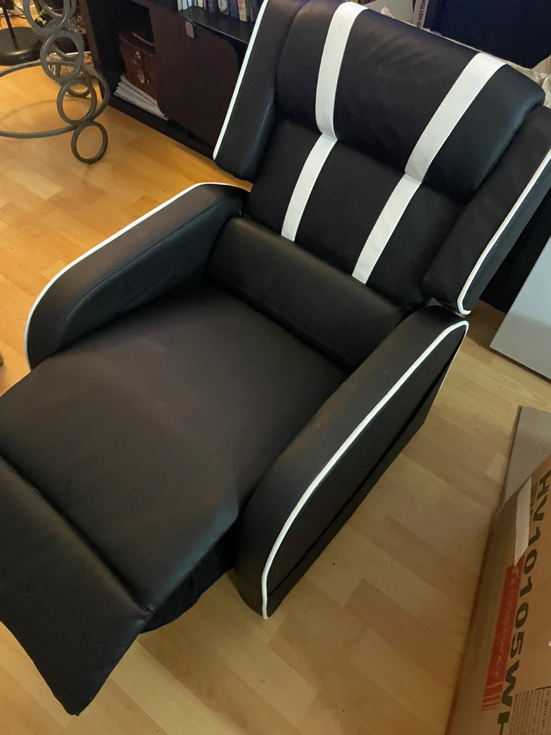 Black and White Recliner Chair(For children under 10 years old) - photo 3