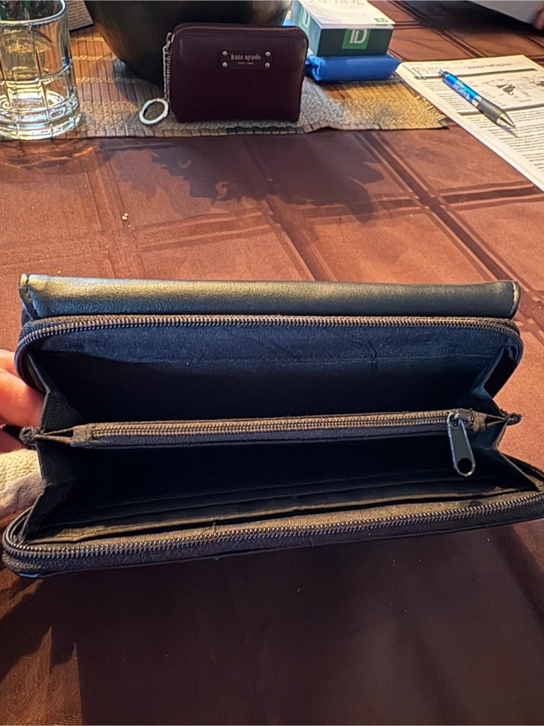 Woman’s Black Bifold Wallet - photo 4