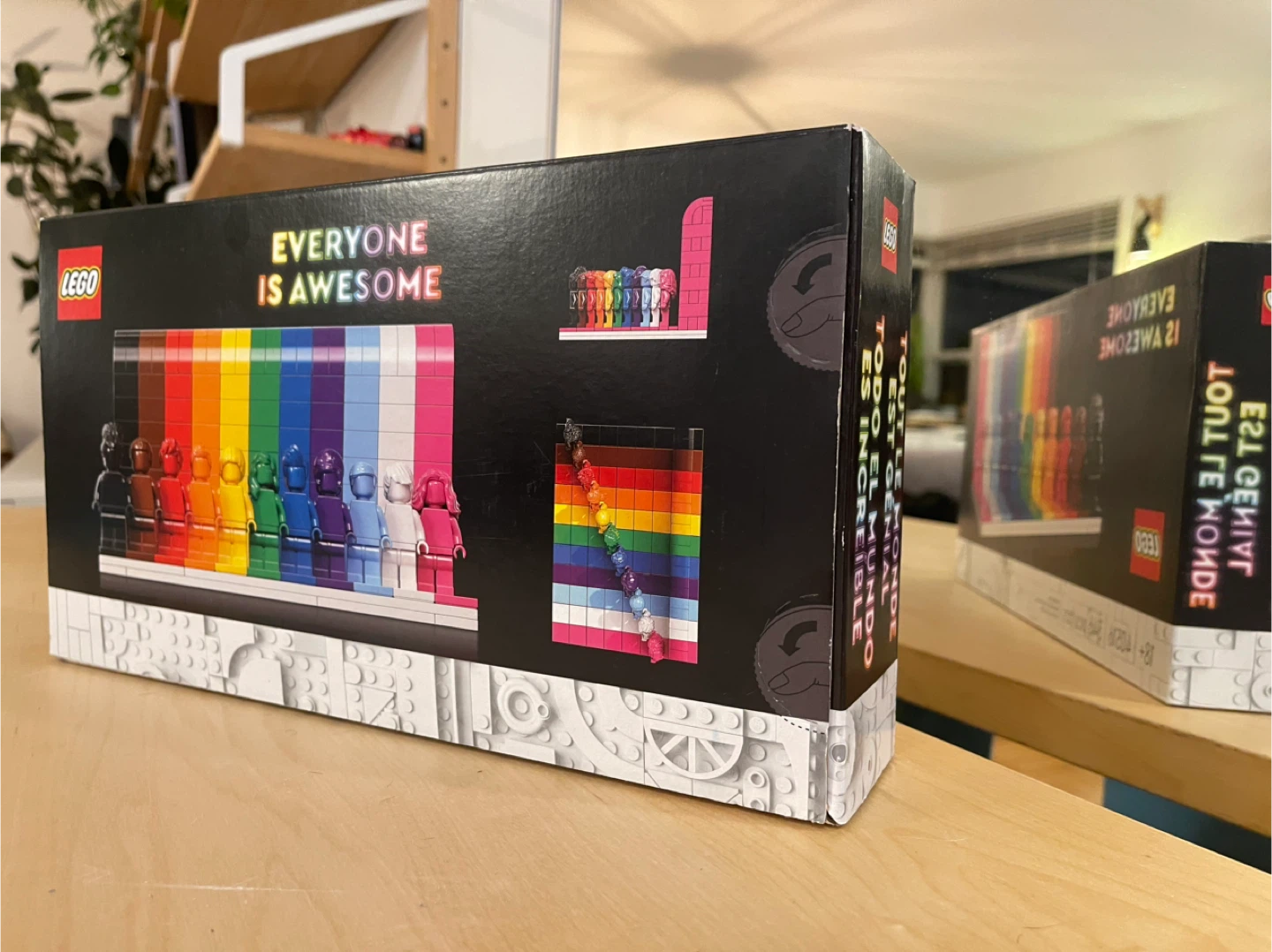 LEGO Everyone Is Awesome Building Set 40516 - photo 2