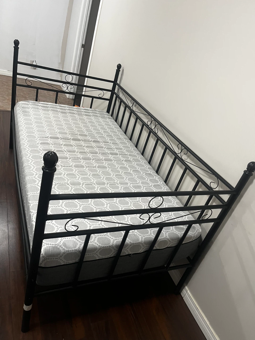 Black Metal Daybed with Mattress
