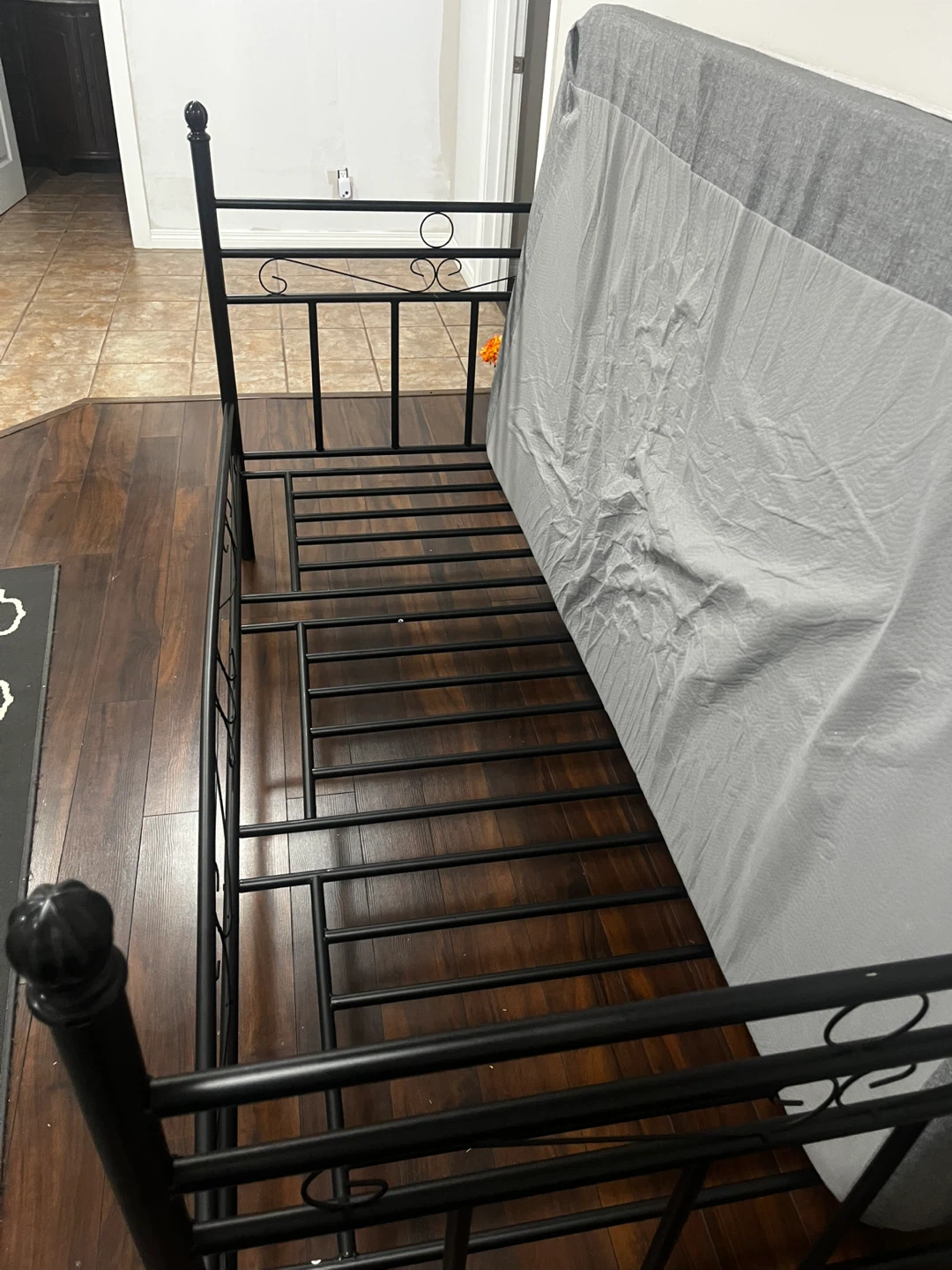 Black Metal Daybed with Mattress - photo 2