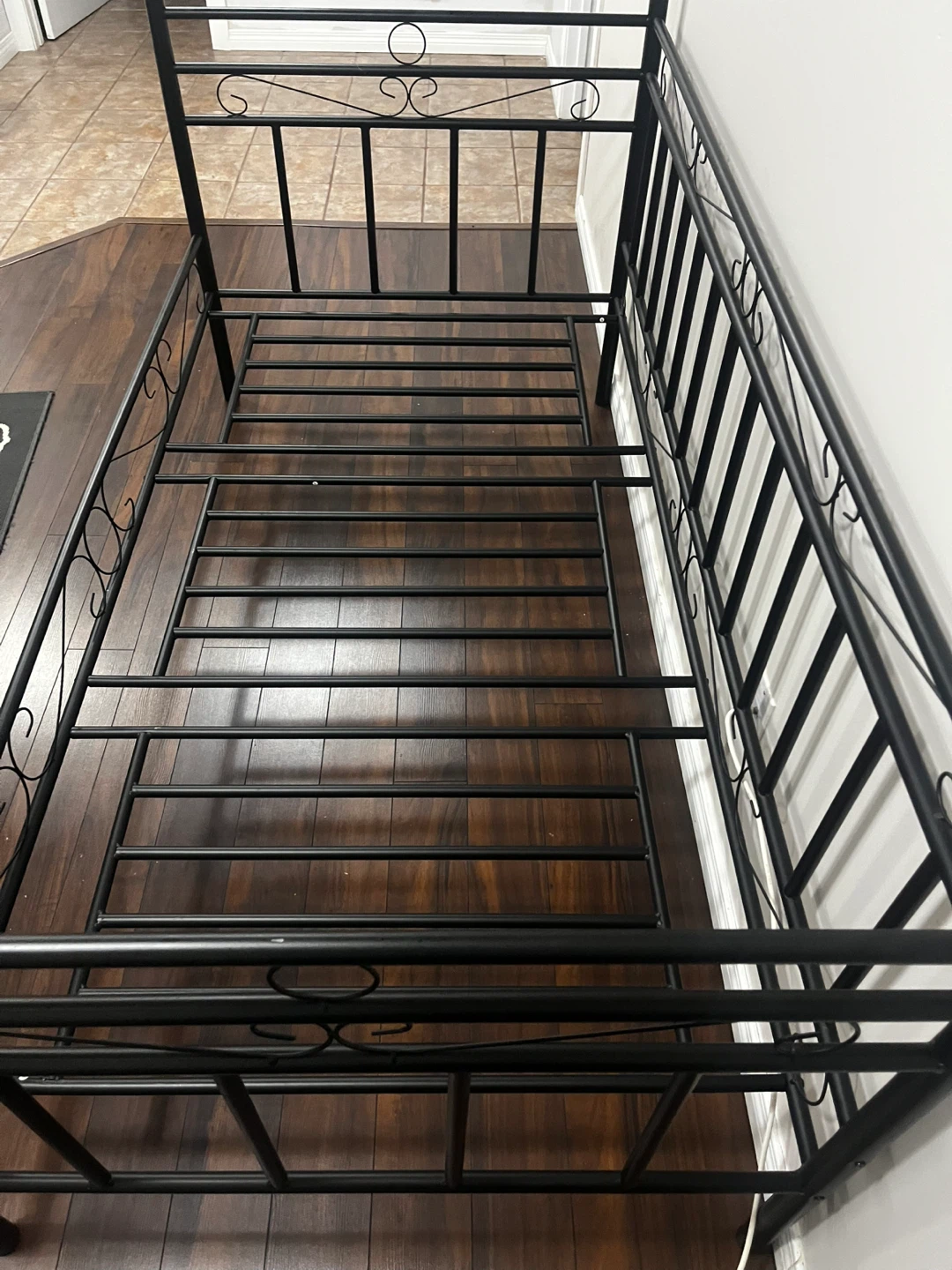Black Metal Daybed with Mattress - photo 3
