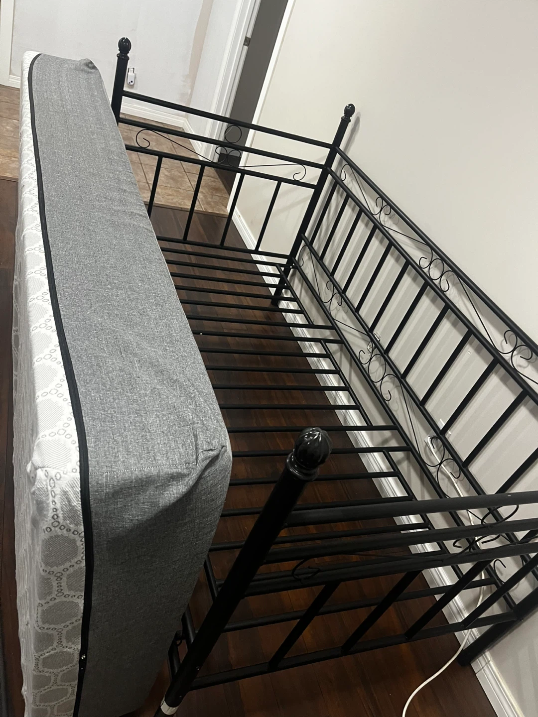 Black Metal Daybed with Mattress - photo 4