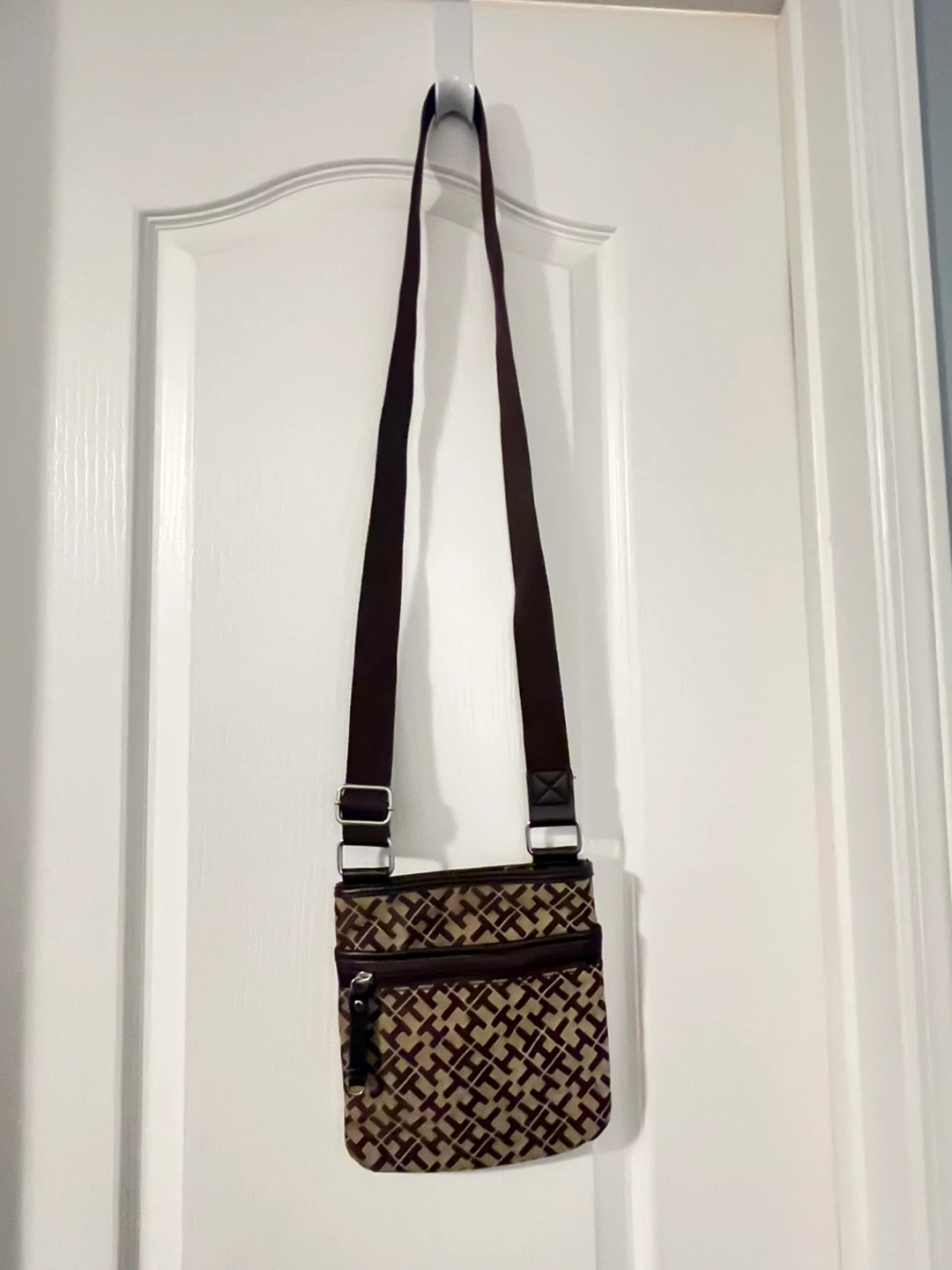 Tommy Hilfiger Crossbody Bag