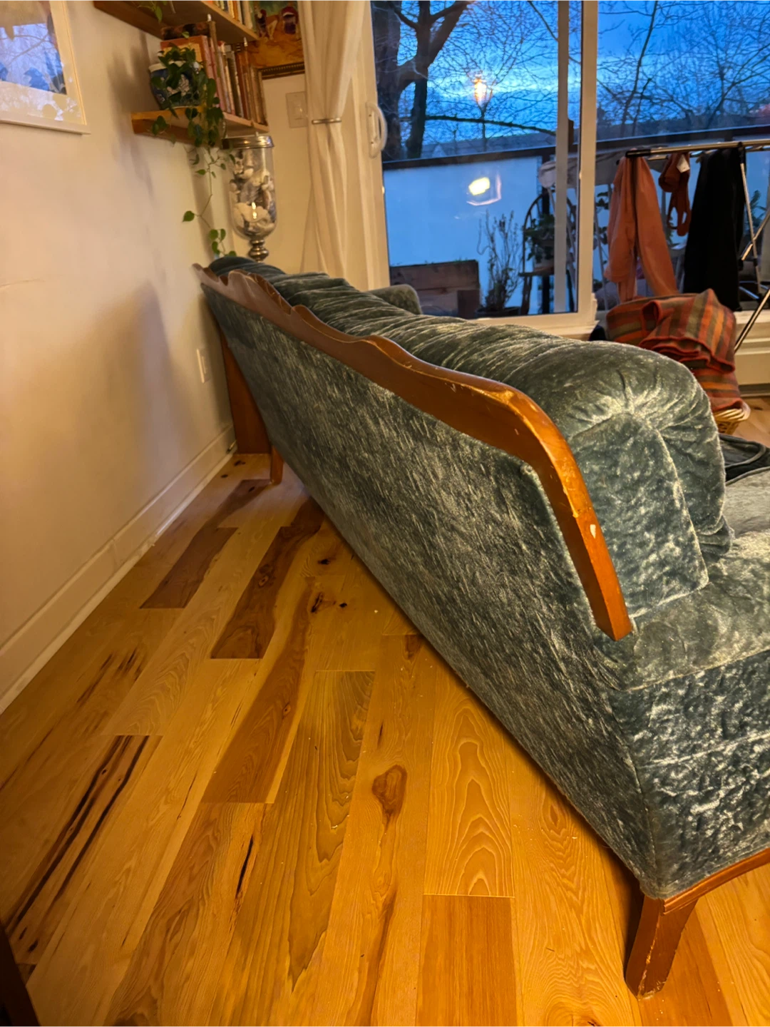 Antique Velvet Tufted Sofa - photo 4