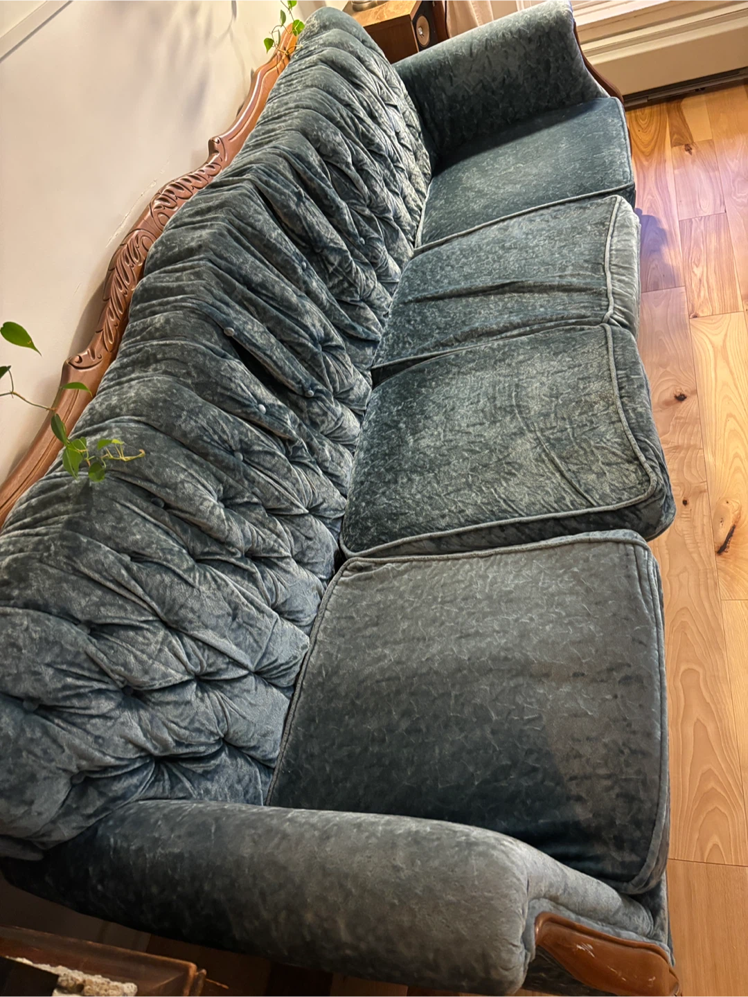 Antique Velvet Tufted Sofa - photo 5
