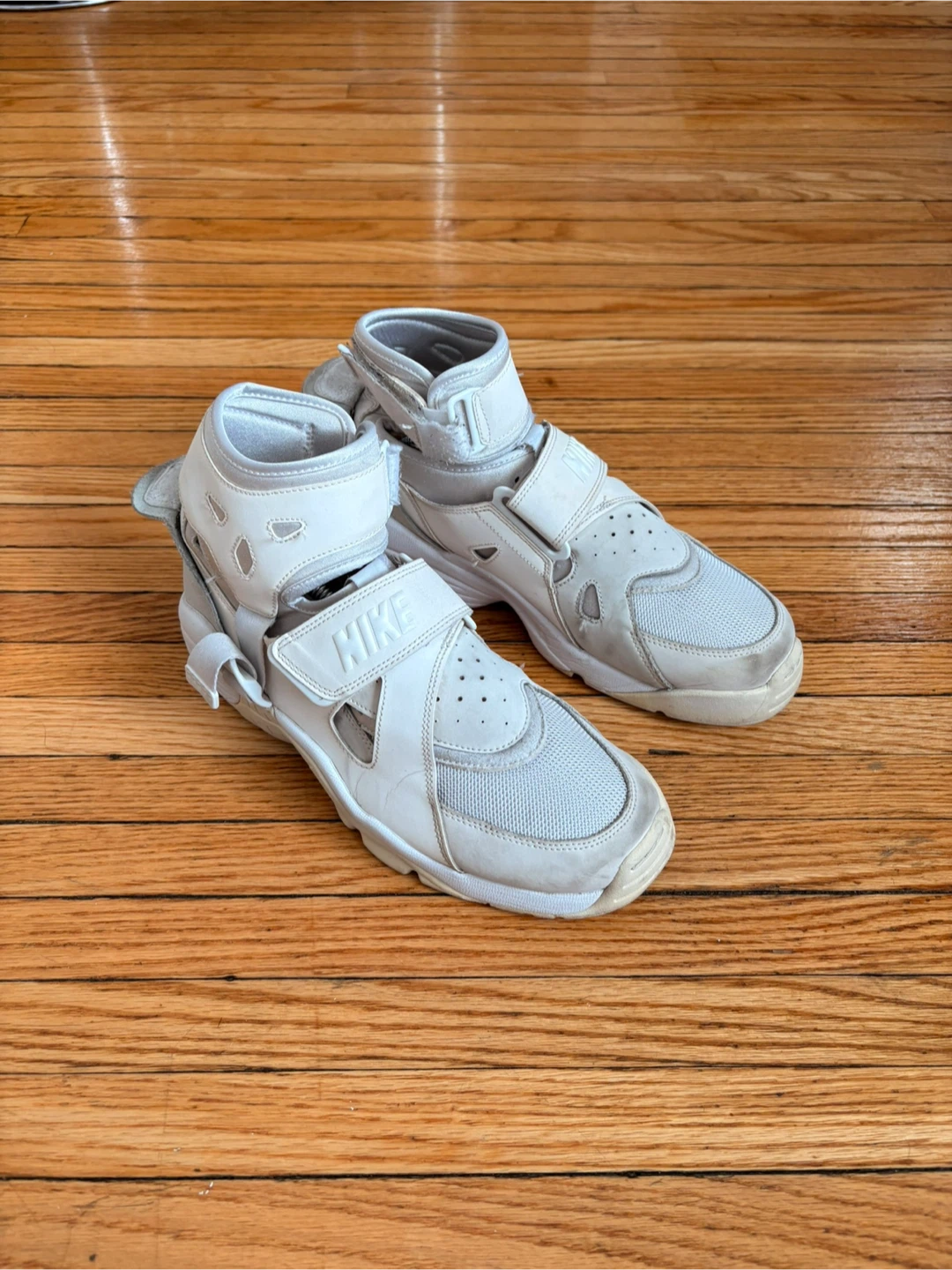 Comme des Garcons Homme+ Nike Carnivore Sneakers (White) - photo 5