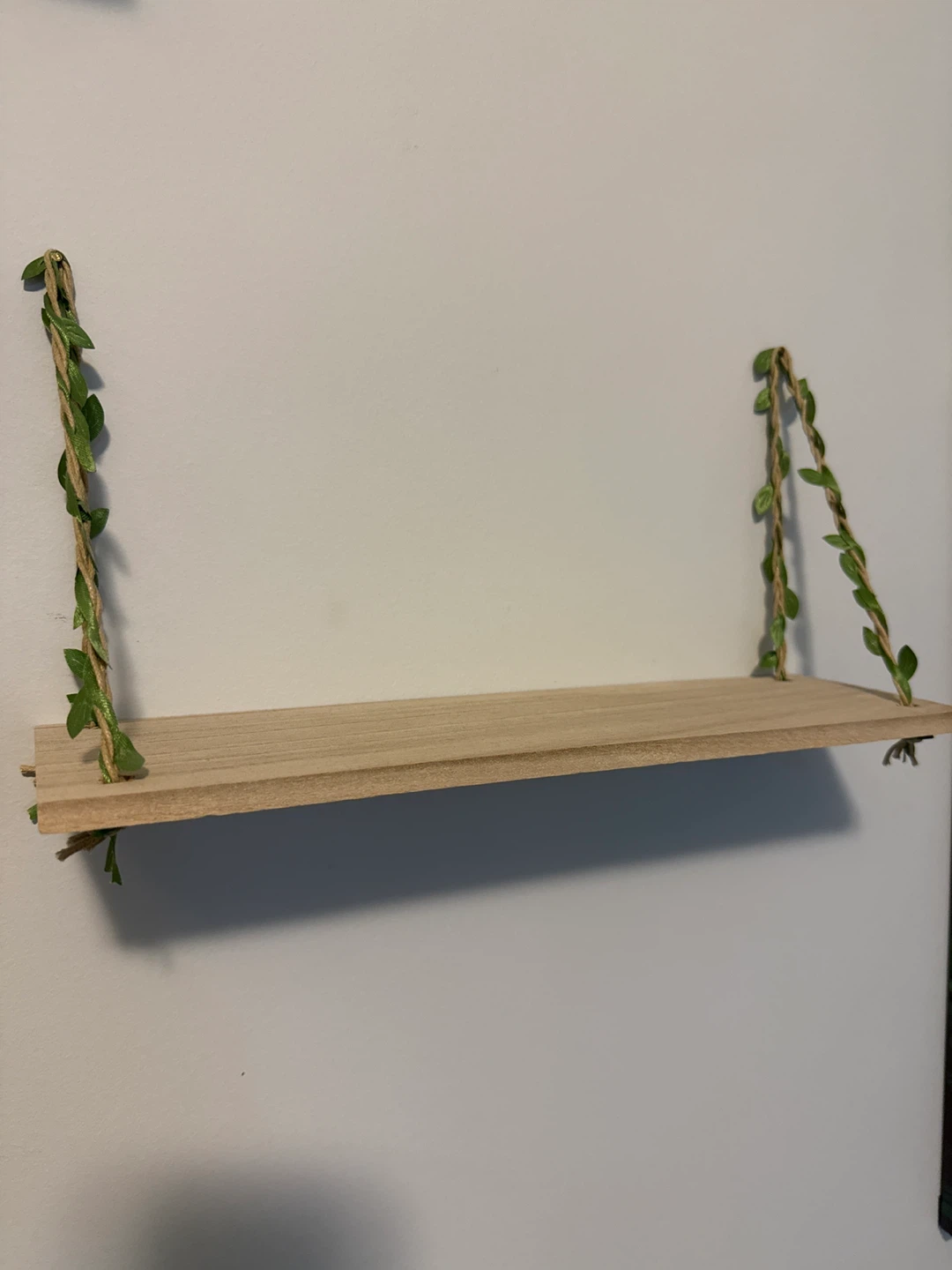 Hanging Shelf with Faux Ivy - photo 2