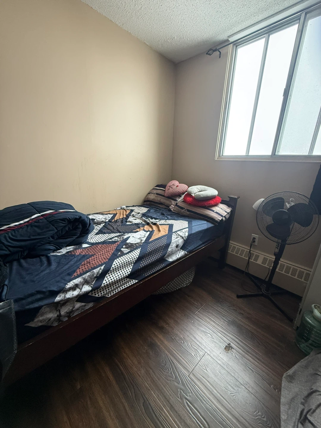 Wooden Twin Bed Frame with Mattress