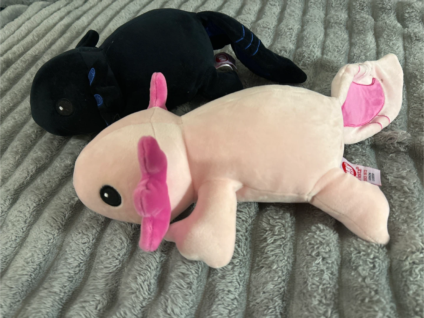 Pink and Black Axolotl Plush Toys (RIPPLE’S AQUARIUM)