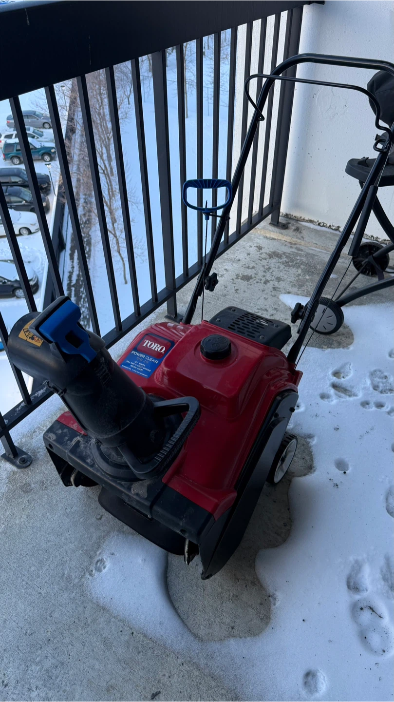 Toro Power Clear 518 ZR Snow Blower - photo 2