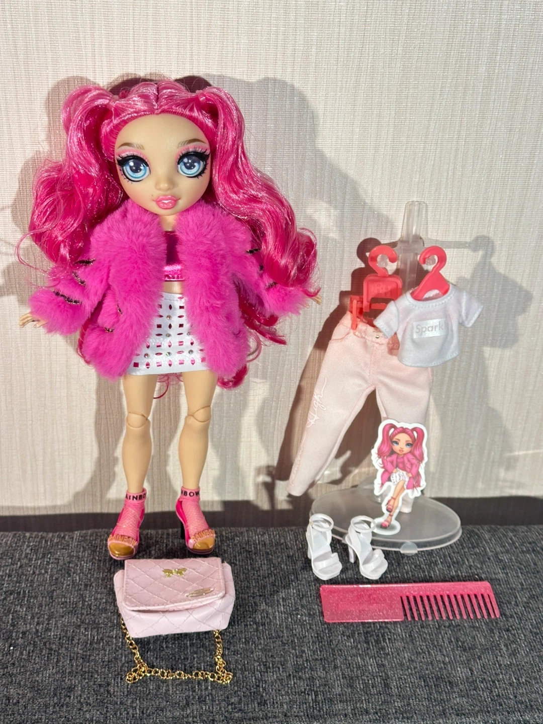 Excellent Rare Rainbow High Stella Monroe doll - 2 outfits