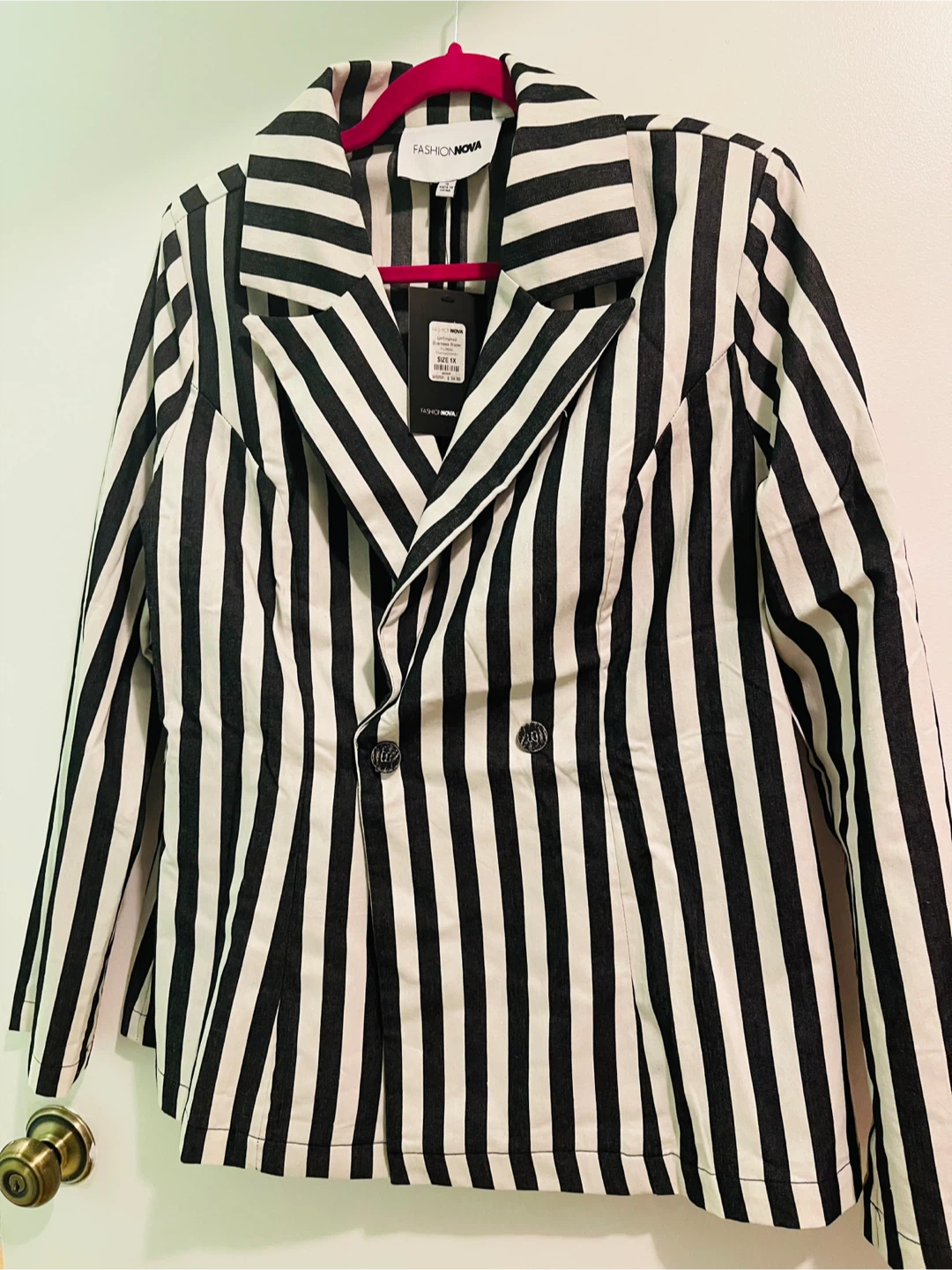 Fashion Nova Black and White Striped Blazer Size 1X