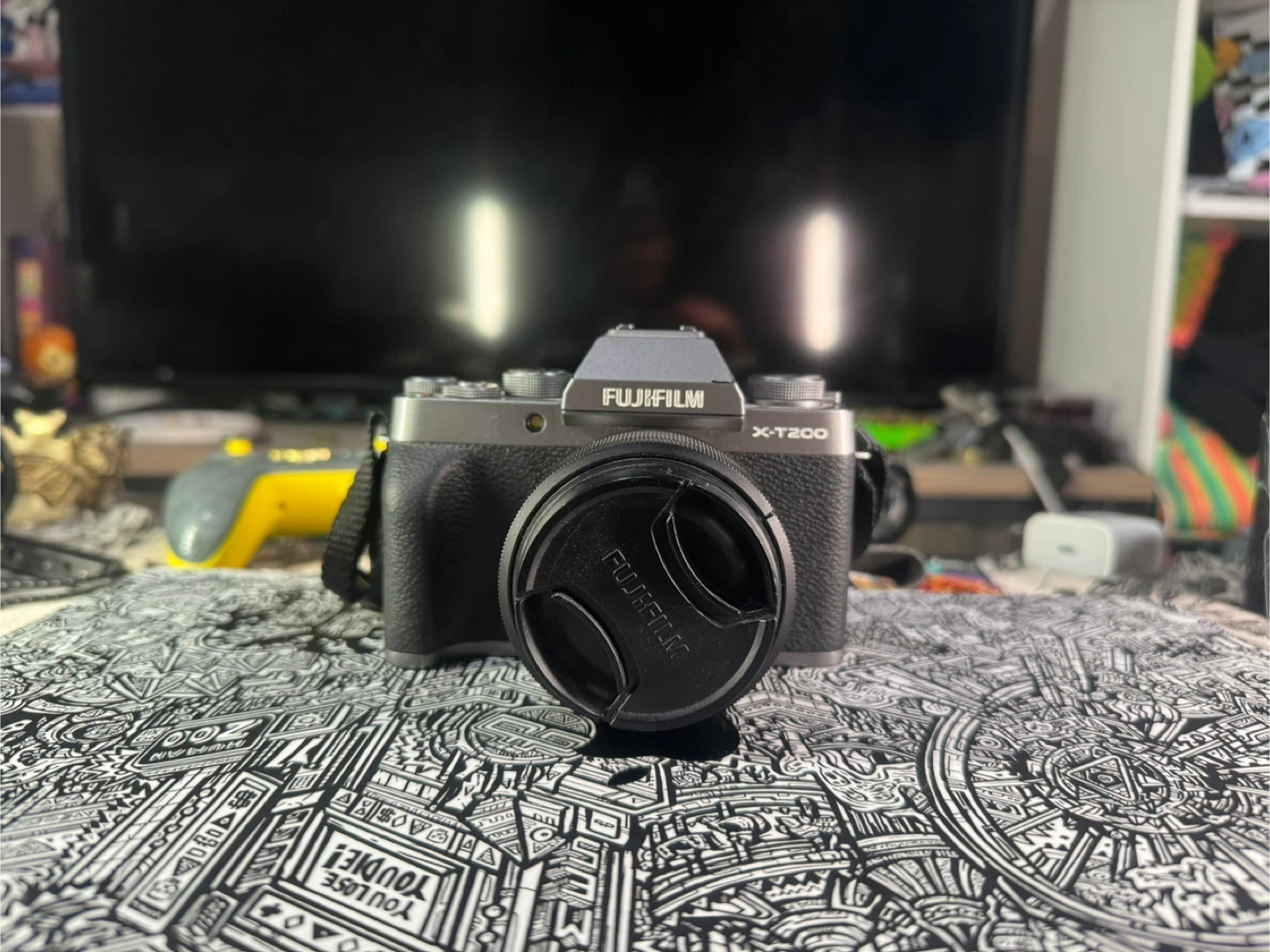 Fujifilm X-T200 Mirrorless Digital Camera Silver 15-45mm Lens