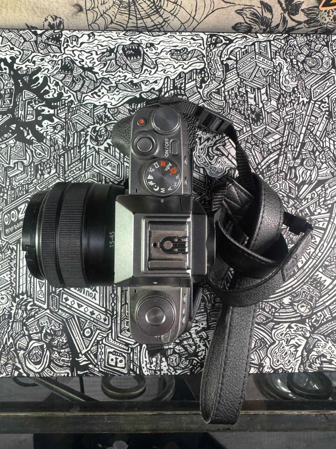 Fujifilm X-T200 Mirrorless Digital Camera Silver 15-45mm Lens - photo 4
