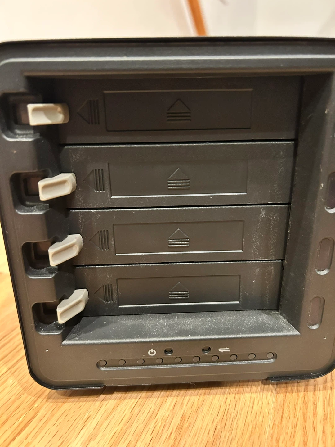 Drobo Gen 3, 4 Bay Raid USB 3.0 DAS - photo 2