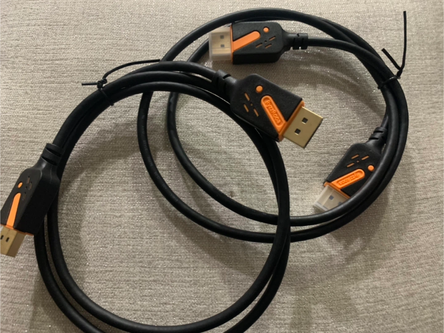 2 x 4K DisplayPort 1.2 Cables - 21.6Gbps