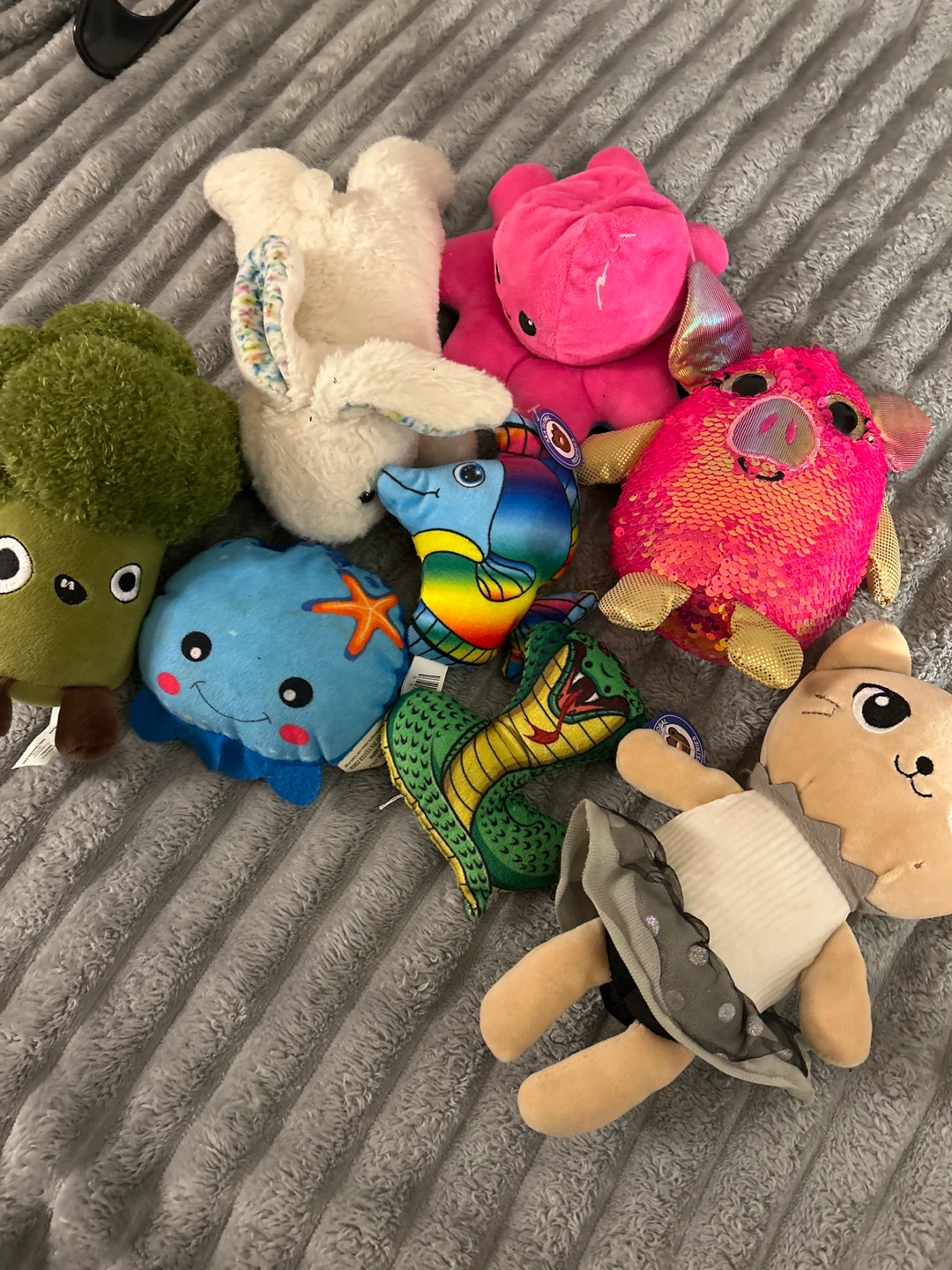 7 PLUSHIES