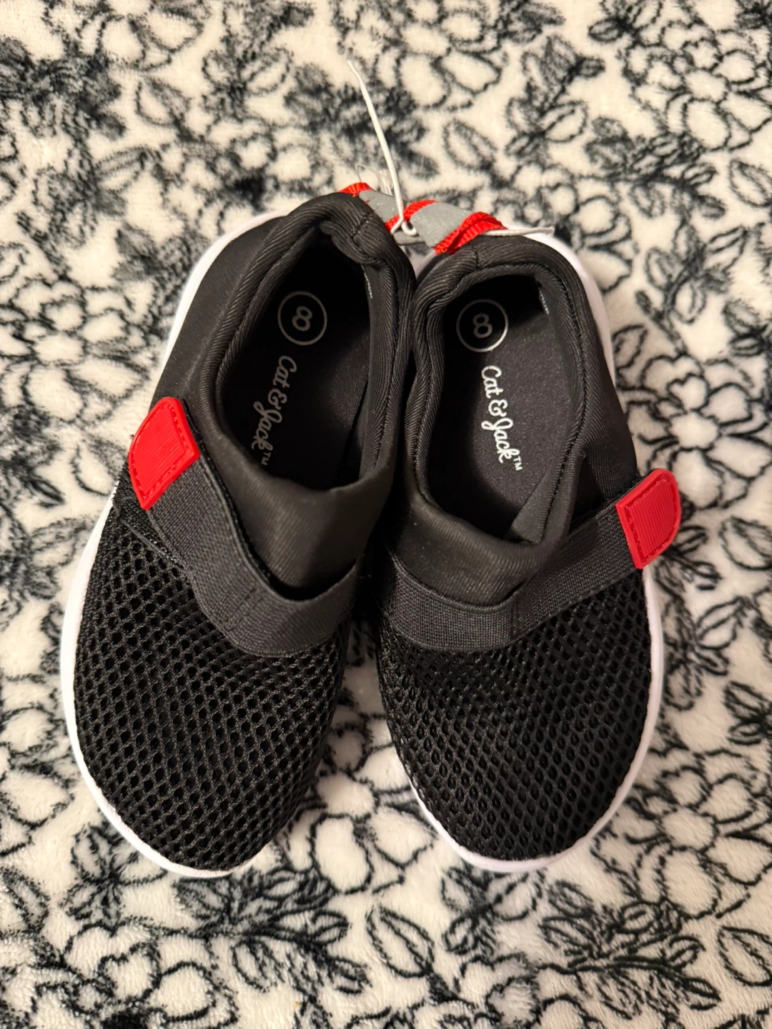 Cat & Jack Kids Shoes Size 8 Black Red