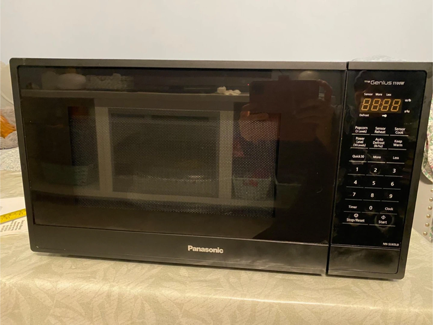Panasonic Genius 1100W Microwave - photo 3
