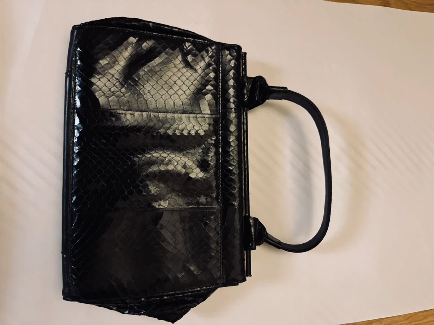 Black snakeskin handbag - photo 4