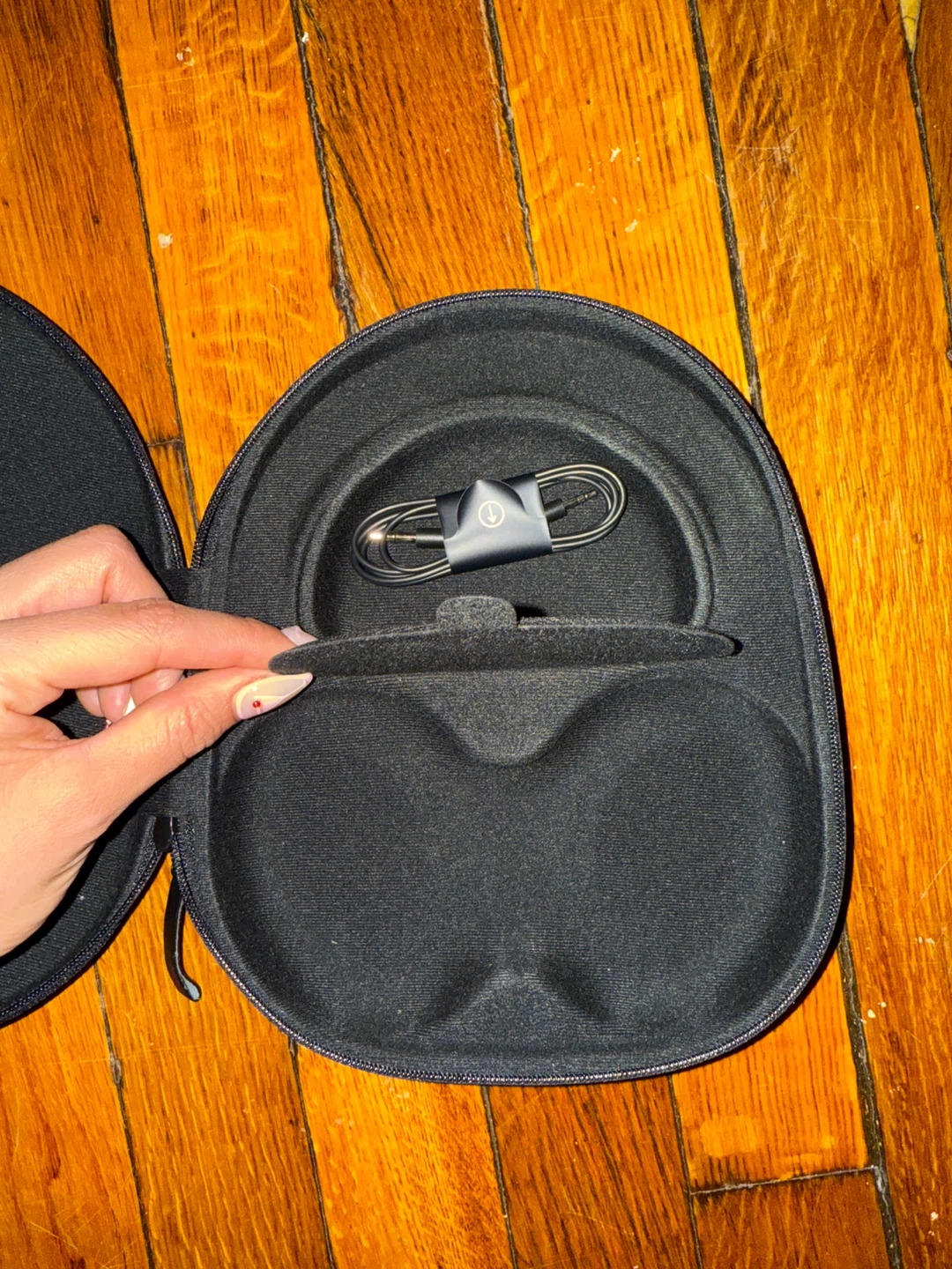 Bose Headphones Carrying Case with Cable - photo 2