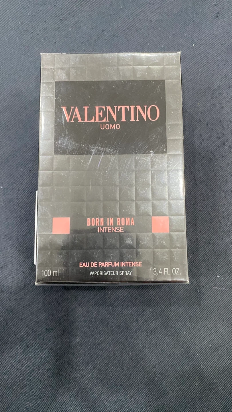 Valentino Born in Roma Intense Uomo