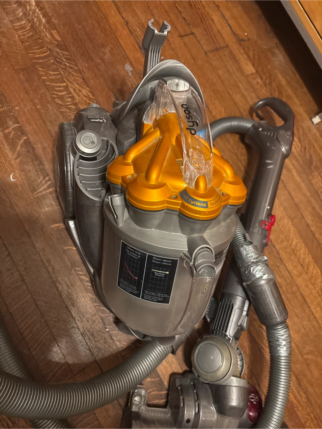 Dyson DC21 Stowaway Vacuum Cleaner - photo 3