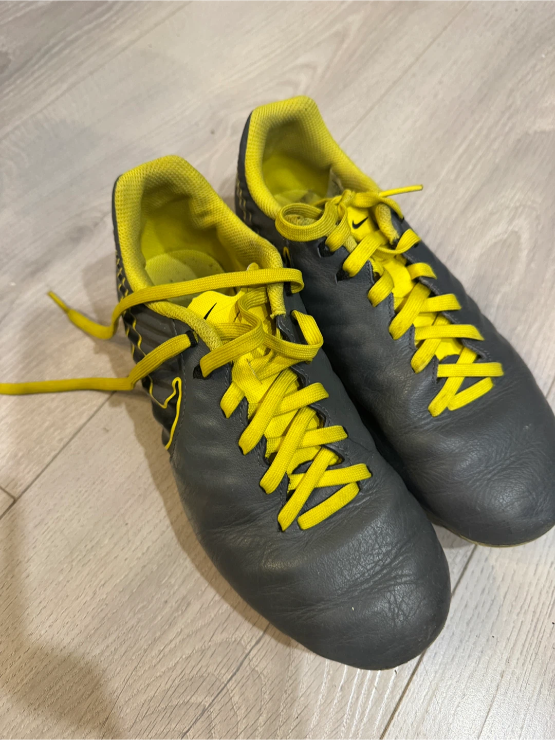 Nike Mercurial Soccer Cleats Grey/Yellow Youth Size 4.5Y