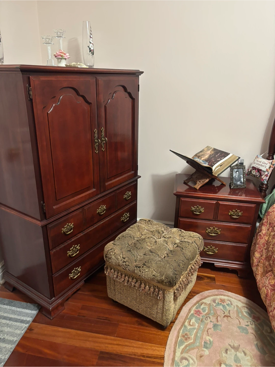5 piece bedroom set-bed-dresser-armour-side tables - photo 2