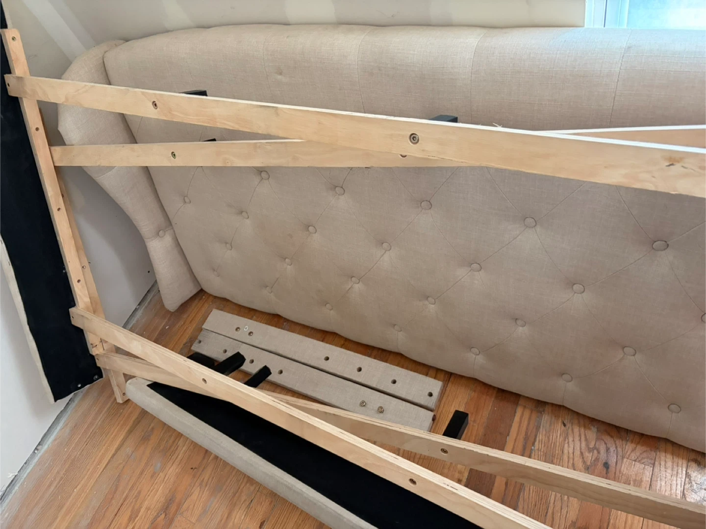 Upholstered Headboard& bed frame  Queen - photo 3