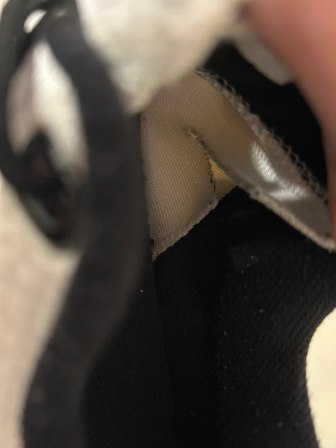 Nike Kobe Mentality Basketball Shoes - photo 3