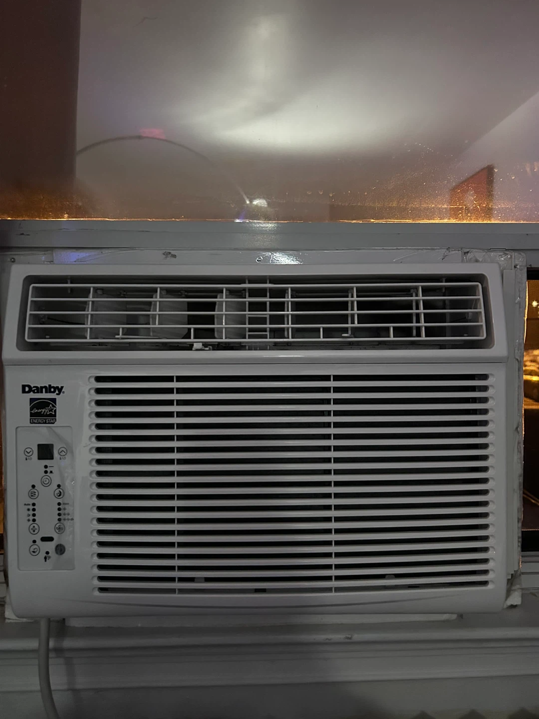 Danby Window Air Conditioner - photo 2