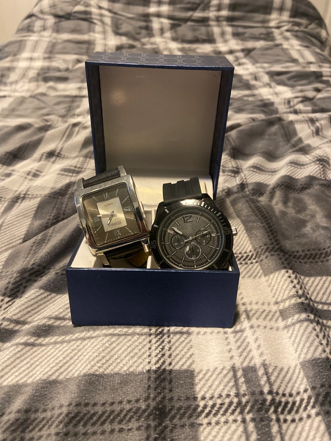 2 Men’s Watches