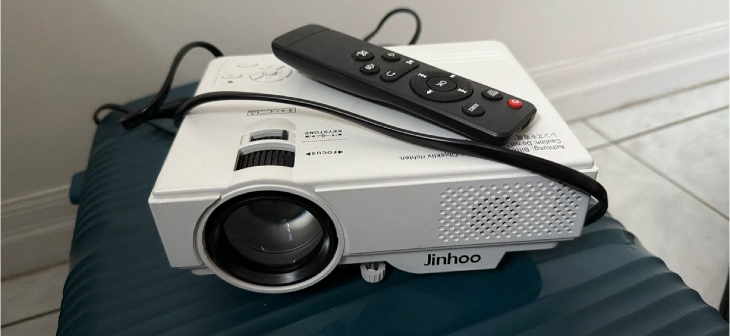 JinHoo Mini Projector with Remote