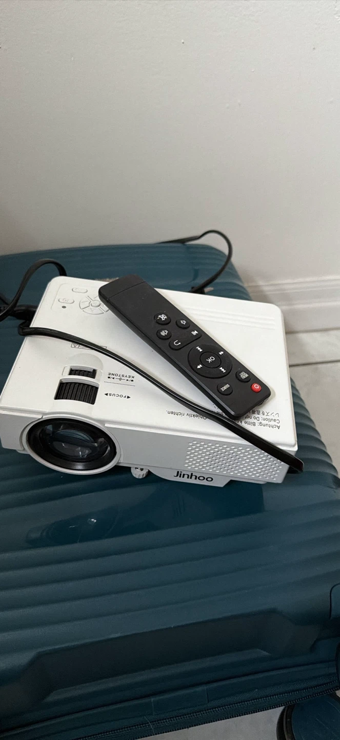 JinHoo Mini Projector with Remote - photo 2