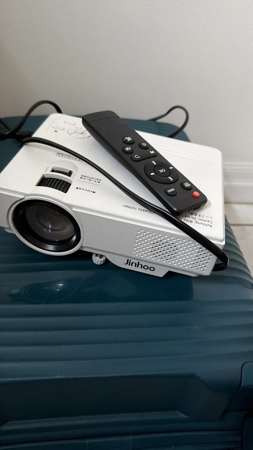 JinHoo Mini Projector with Remote - photo 3