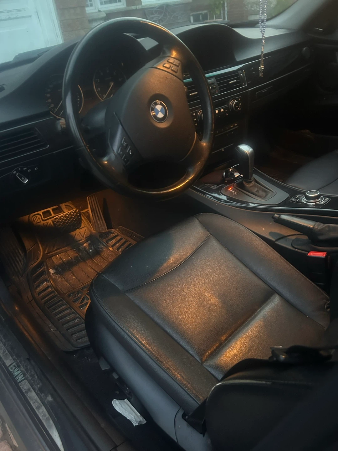 2011 BMW 328i Sedan - photo 5