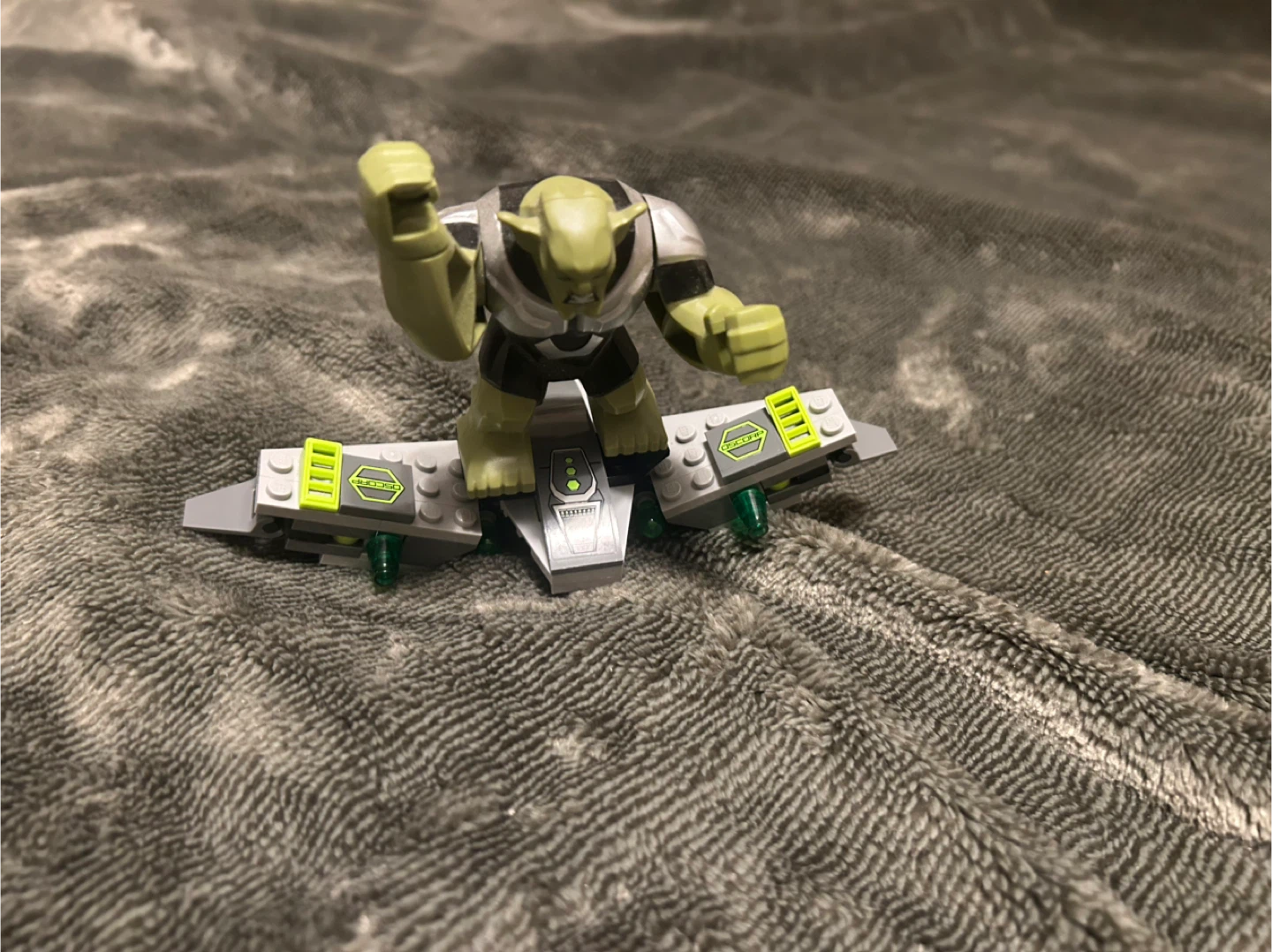 LEGO Spider-Man Helicopter and Green Goblin Glider Set - photo 3
