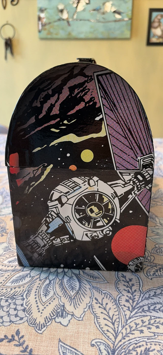 Star Wars Darth Vader Cardboard Domed Lunch Box - photo 3