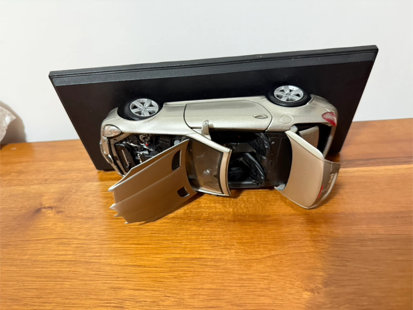 Maisto Mercedes-Benz SLK-Class Convertible Model Car - photo 2