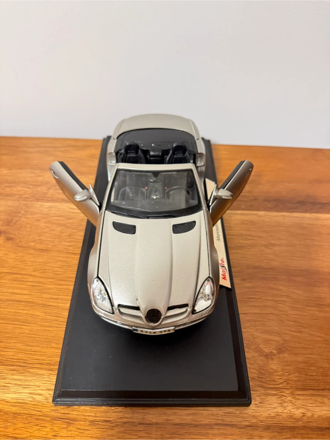 Maisto Mercedes-Benz SLK-Class Convertible Model Car - photo 3