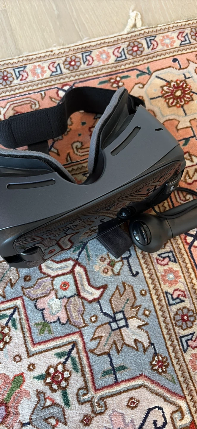 Samsung VR Headset with Controller