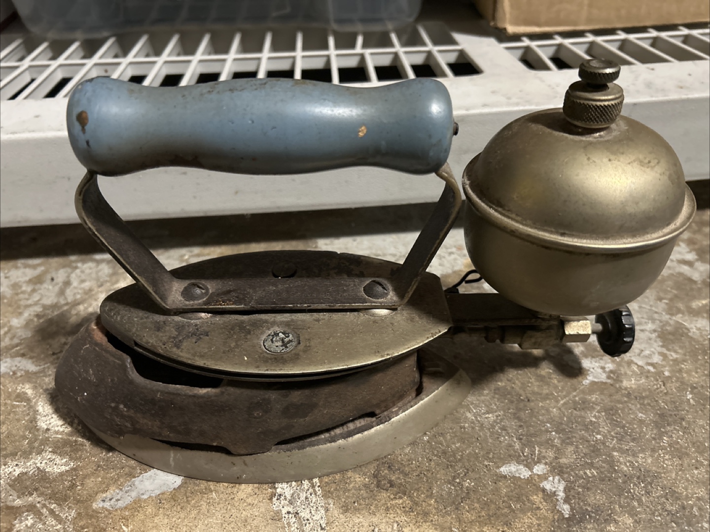 Vintage Blue Handle Fuel Iron - photo 2