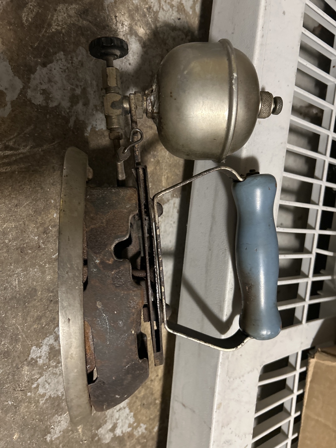 Vintage Blue Handle Fuel Iron - photo 4