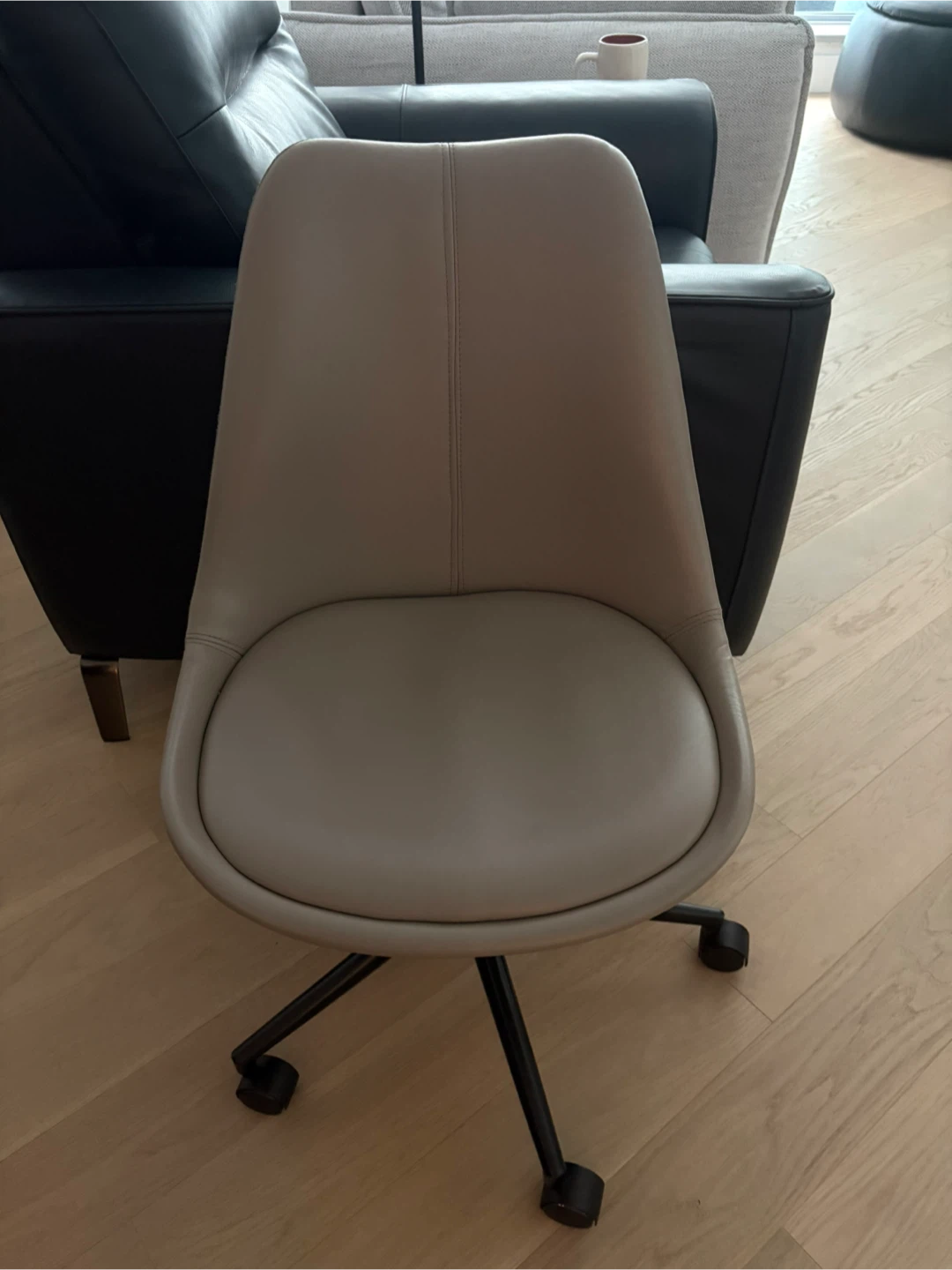 Desk chair